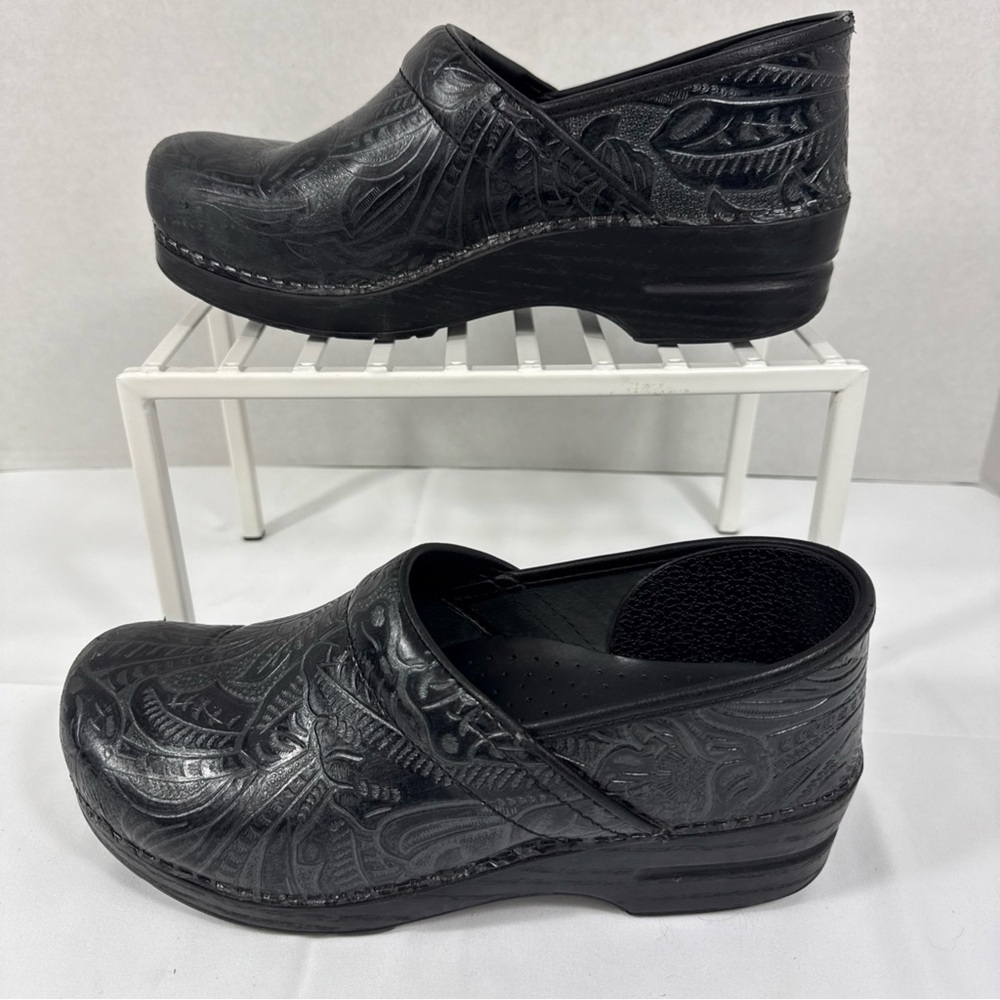 Dansko Professional Clogs Shoes Women's Size 9.5 Black Floral Embossed Leather - Picture 4 of 16